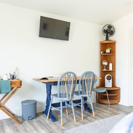 Pear Tree Cabin Whitstable Buitenkant foto